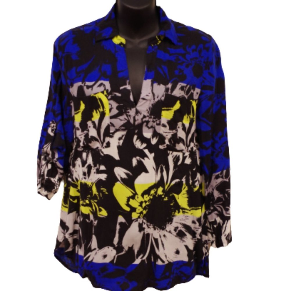 Le Chateau Abstract Floral Lightweight Collared Top- Sm